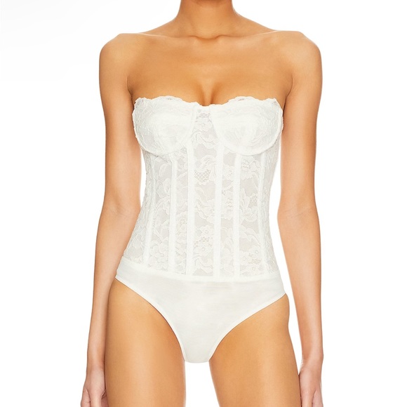 Bardot NWT corset top - Picture 2 of 3